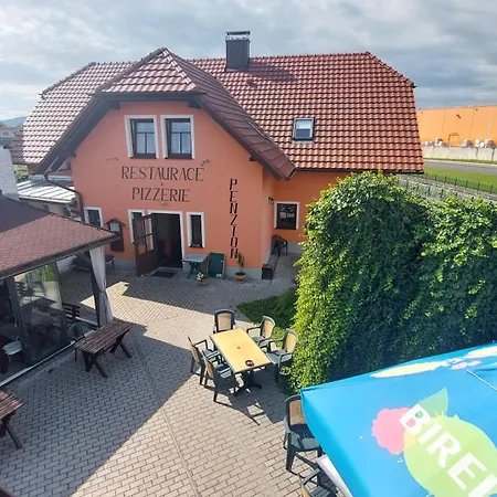 Casa de hóspedes A Restaurace U Strnada