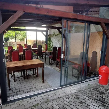 A Restaurace U Strnada 3*