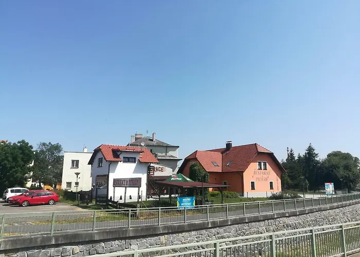 Pensjonat A Restaurace U Strnada 3*